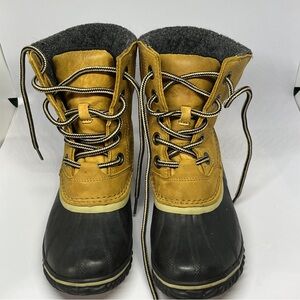 Sorel Women's Lace Up Boots - Yellow and Black